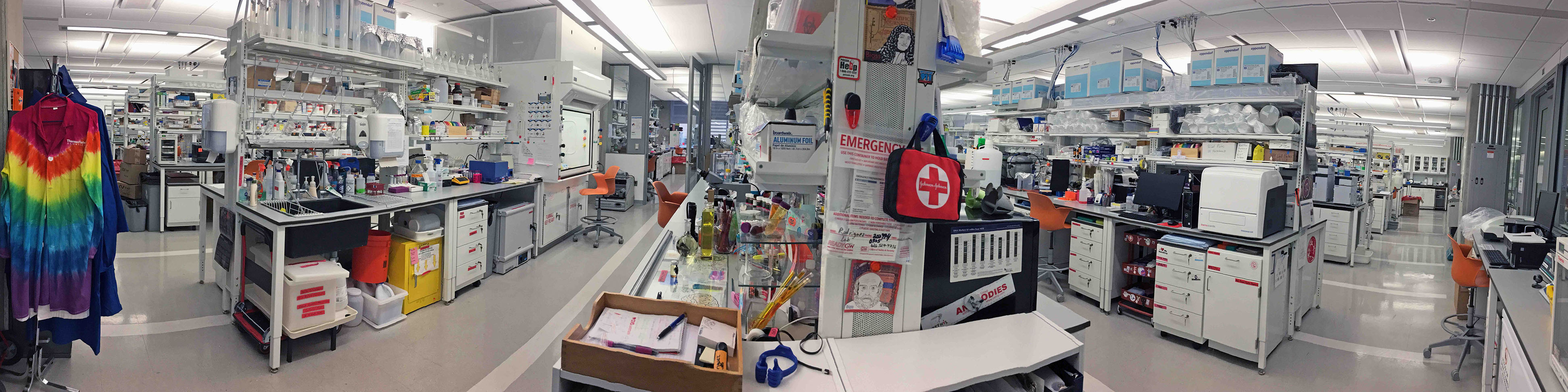 Panoramic view of GW Chemistry lab