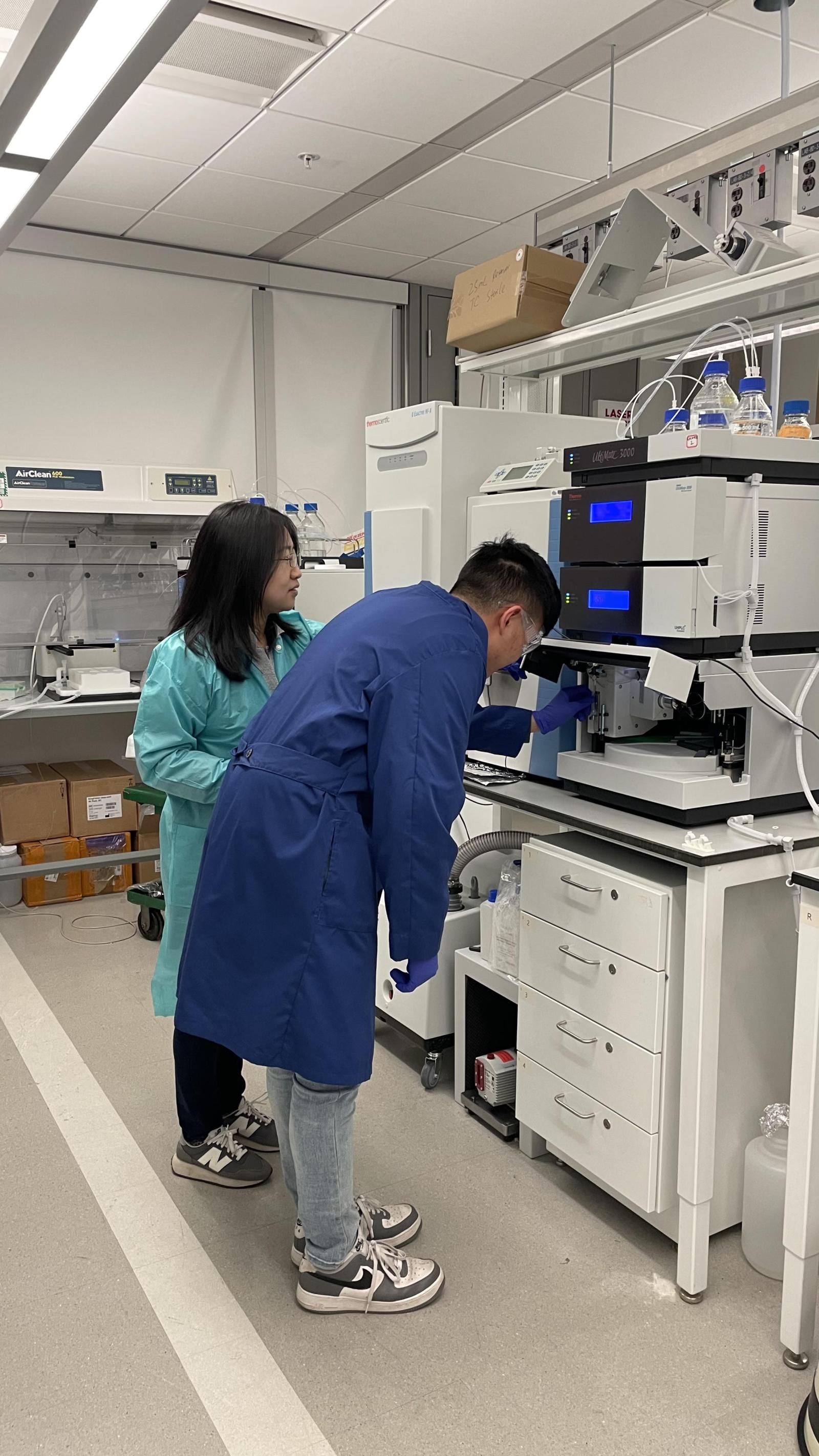 Reseachers in the Lab